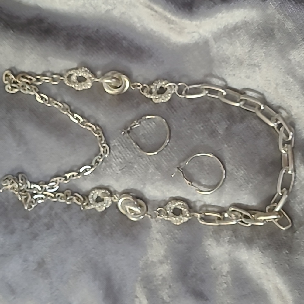 NWOT Set Necklace and Earrings